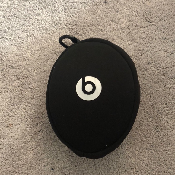 Blue Beats Solo Headphones - Picture 4 of 4